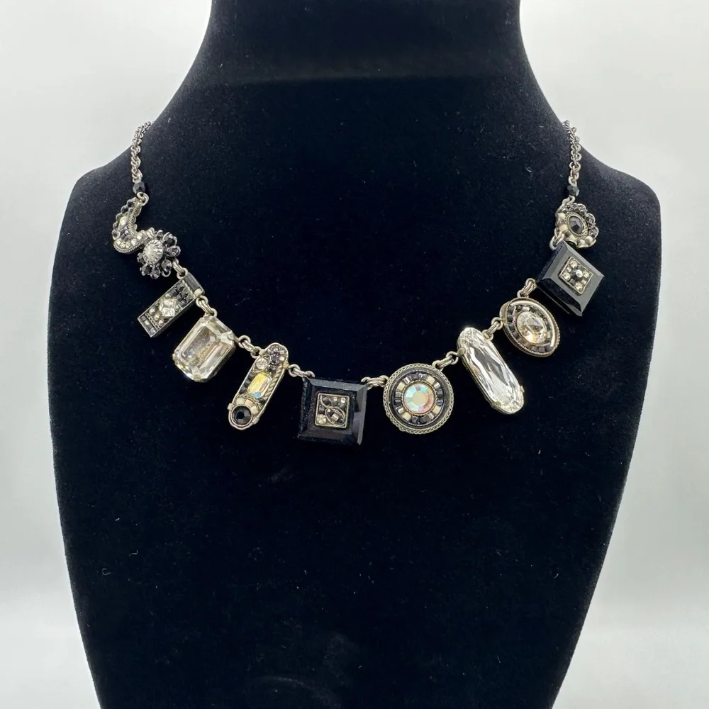 LA DOLCE VITA OBLONG CRYSTAL -BLACK & WHITE - Picture 3 of 3